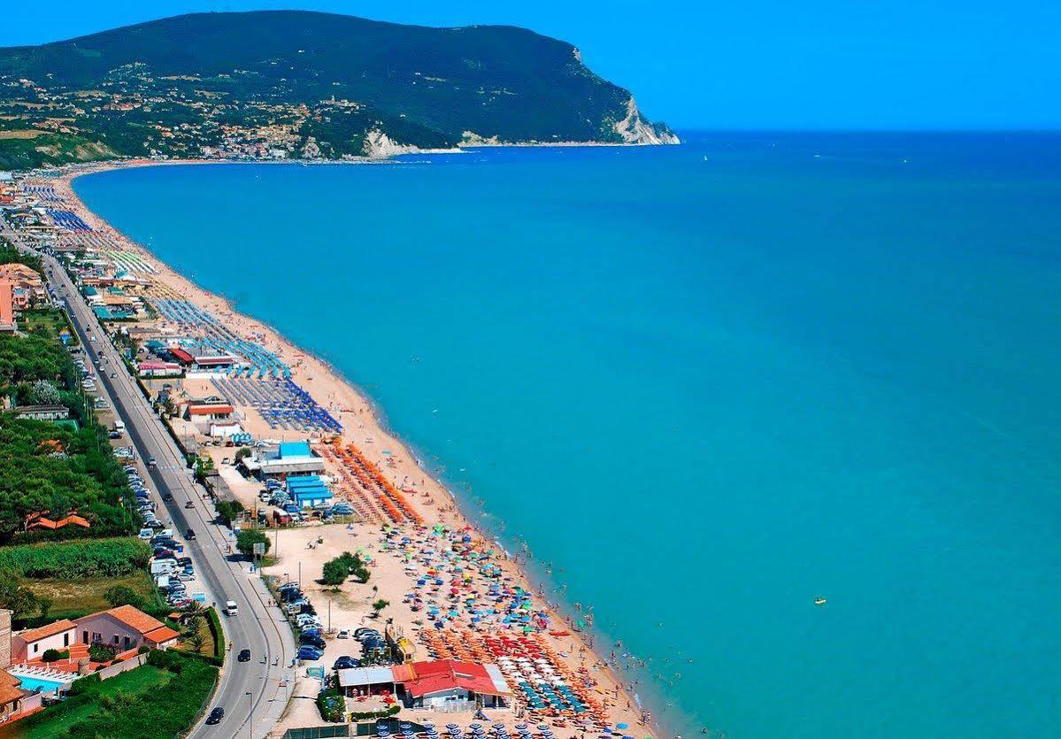 Adamo Ed Eva Resort Numana Exterior foto